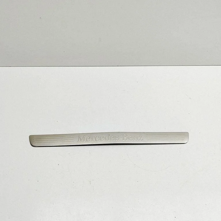 Priekšējā sliekšņa apdare (iekšējā) A2466800135