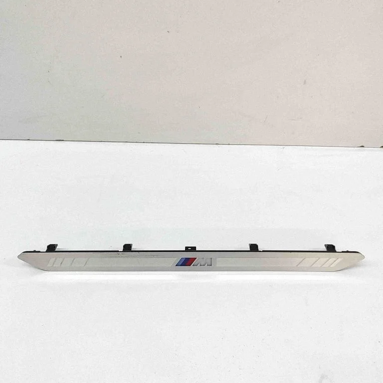 Front sill trim cover – BMW X7 G07 (2018-)