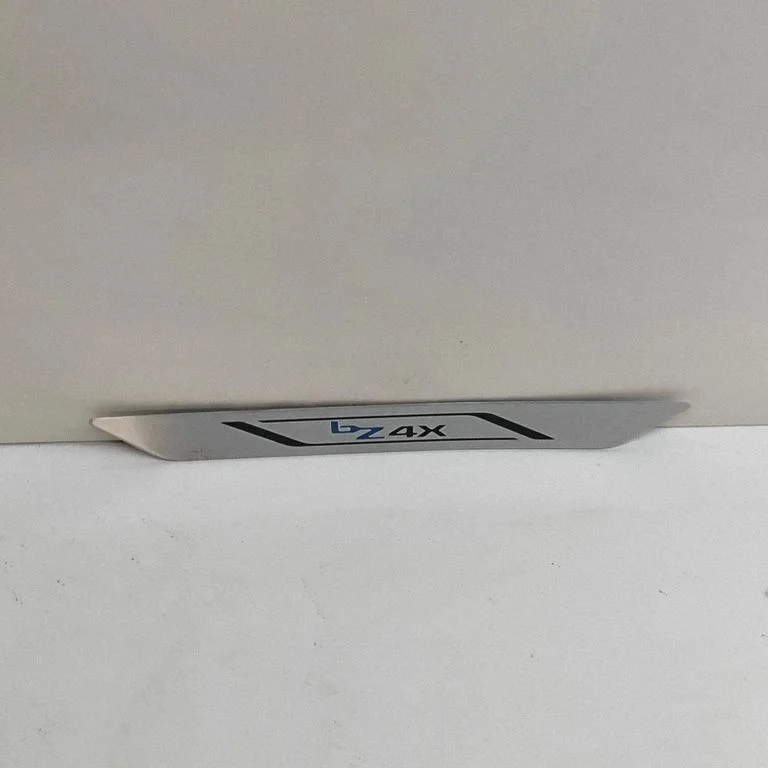 Priekšējā sliekšņa apdare (iekšējā) PW38242005