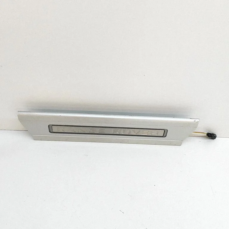 Front sill trim cover CPLA13201CD