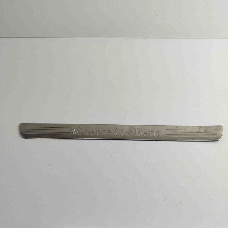 Priekšējā sliekšņa apdare (iekšējā) A2466800135