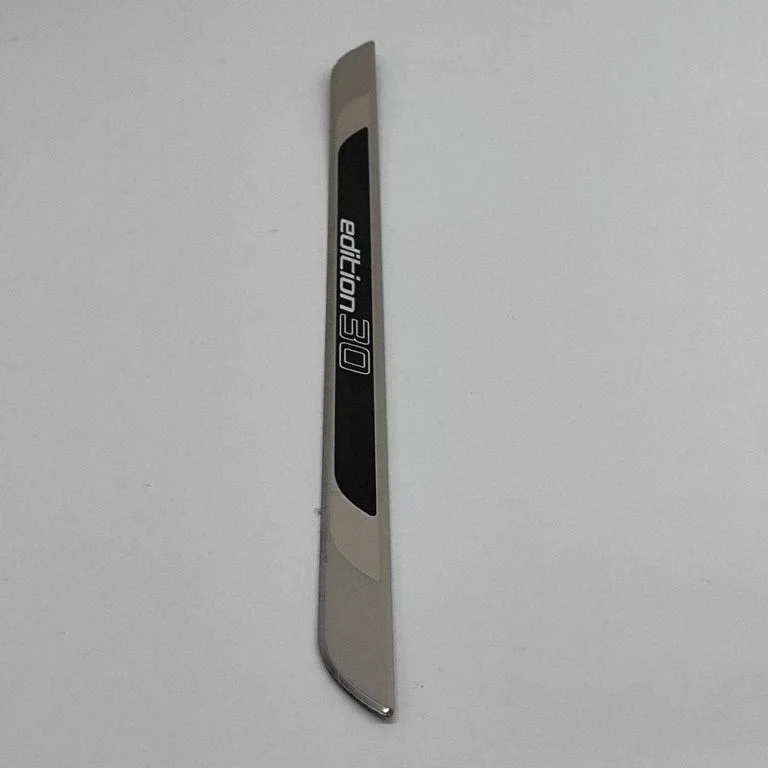 Front sill trim cover – right