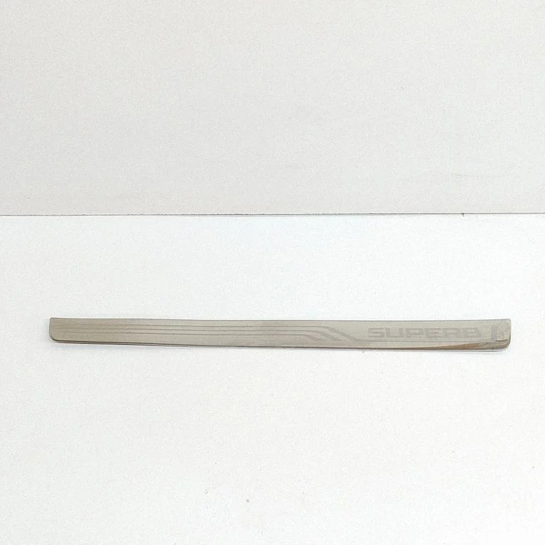 Priekšējā sliekšņa apdare (iekšējā) 3V0853813D