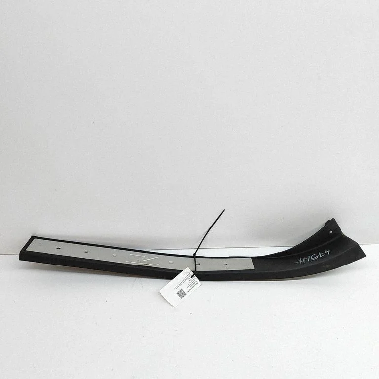 Front sill trim cover 999M1ZP003DS