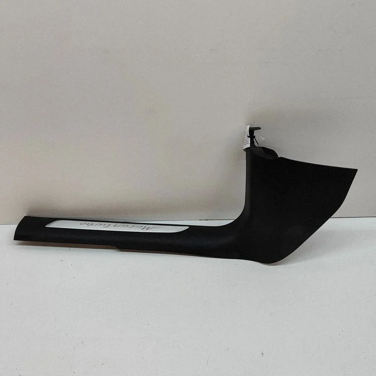 Priekšējā sliekšņa apdare (iekšējā) 95B863483A