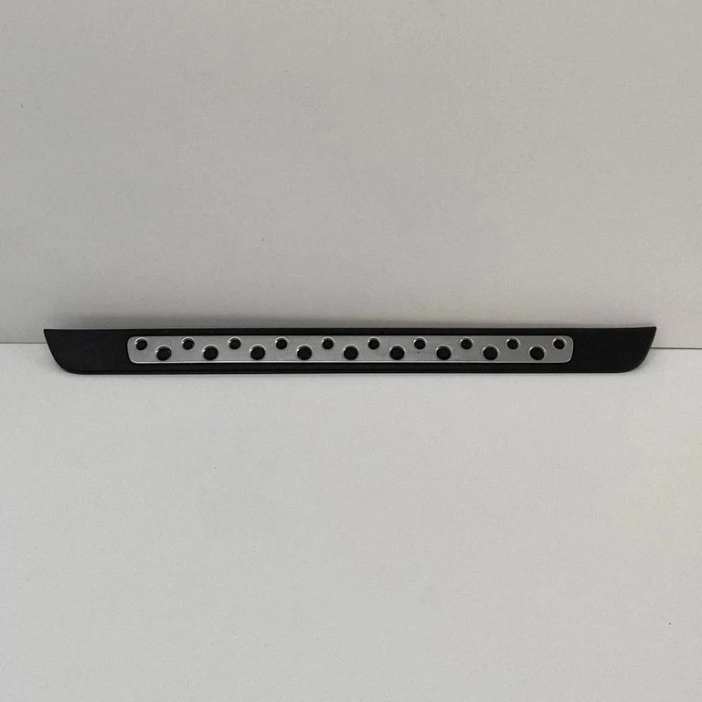 Front sill trim cover 94060CA140