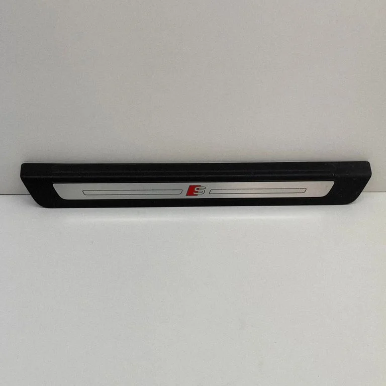 Priekšējā sliekšņa apdare (iekšējā) 80A947417