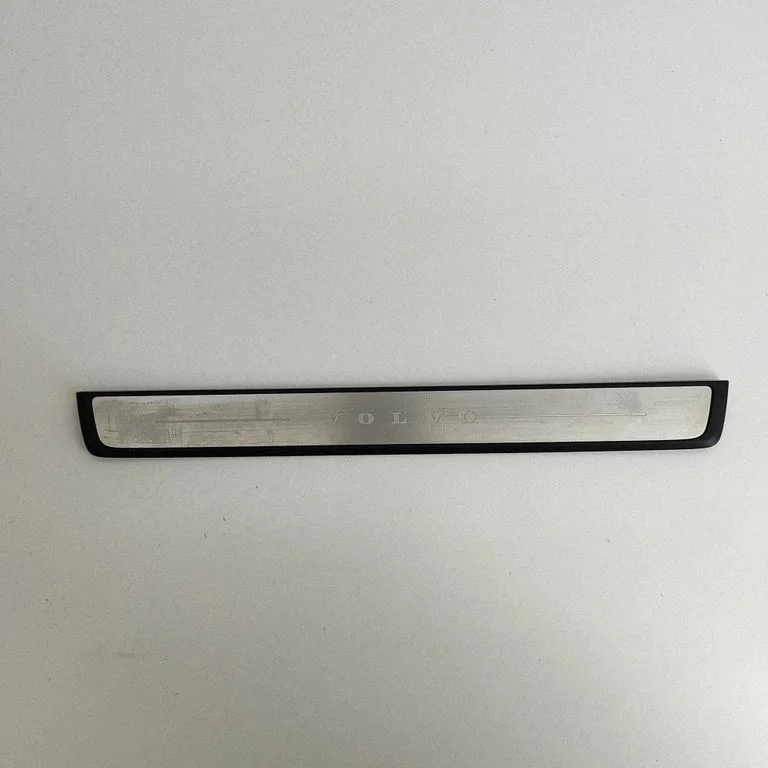 Priekšējā sliekšņa apdare (iekšējā) 32289844