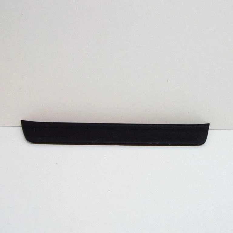 Priekšējā sliekšņa apdare (iekšējā) 85873G5000