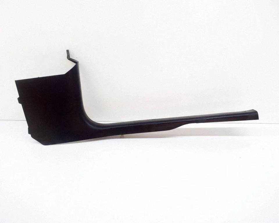 Front sill trim cover 108629300D