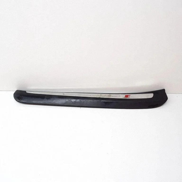 Priekšējā sliekšņa apdare (iekšējā) 4L0853373B