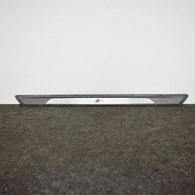 Priekšējā sliekšņa apdare (iekšējā) – BMW 2. sērija F22 F23 (2013-2017)