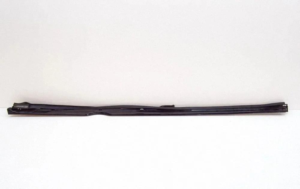 Front sill trim cover – Tesla Model S (2012-)