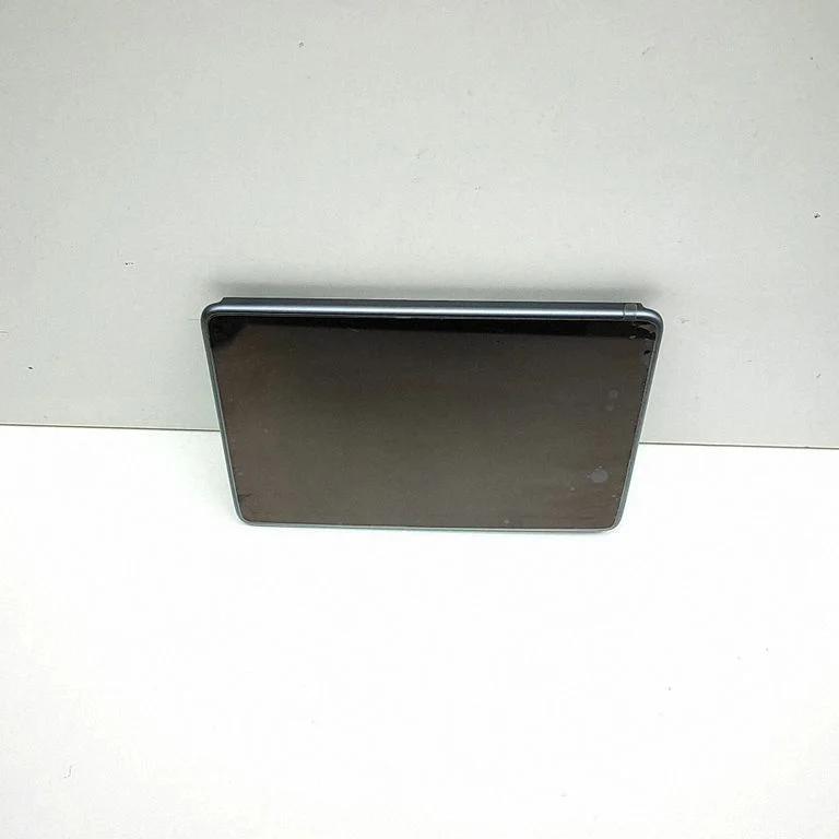 Ekrāns/displejs – Tesla Model Y (2020-)