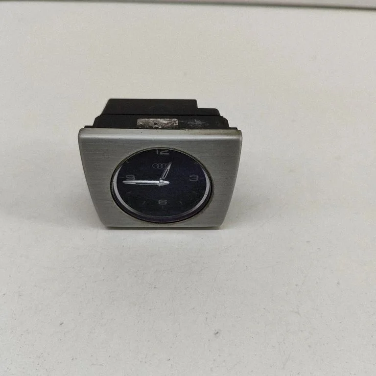 Clock 4H0919204Q