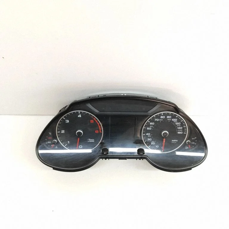 Spidometrs (instrumentu panelis) 8R0920981P