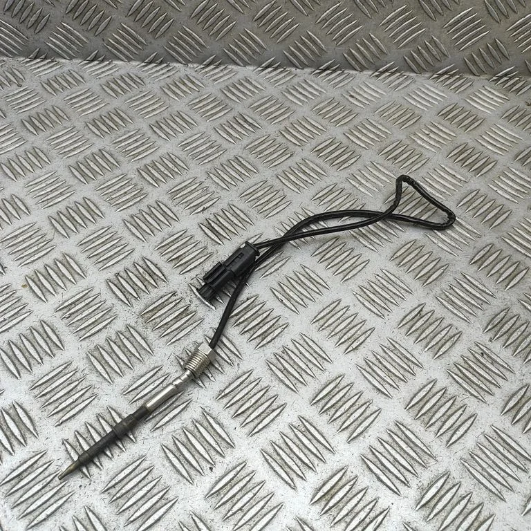 Oil temperature sensor 8490145