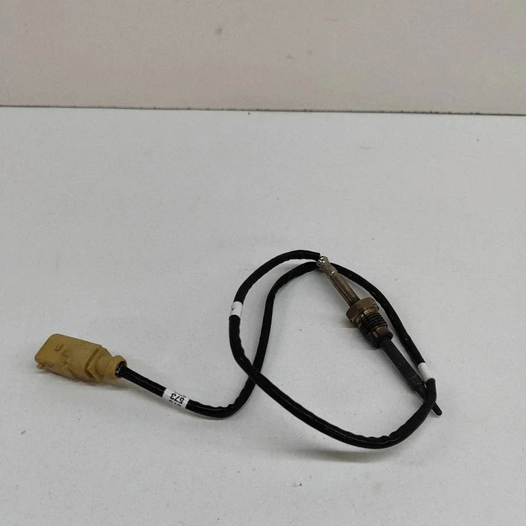 Oil temperature sensor 05L906088AK