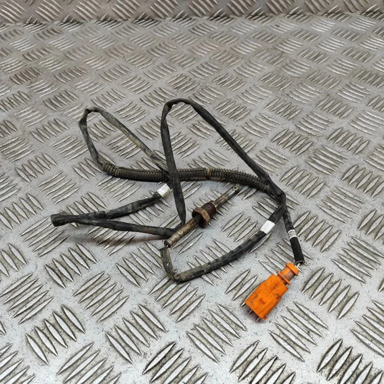 Oil temperature sensor 03L906088AF
