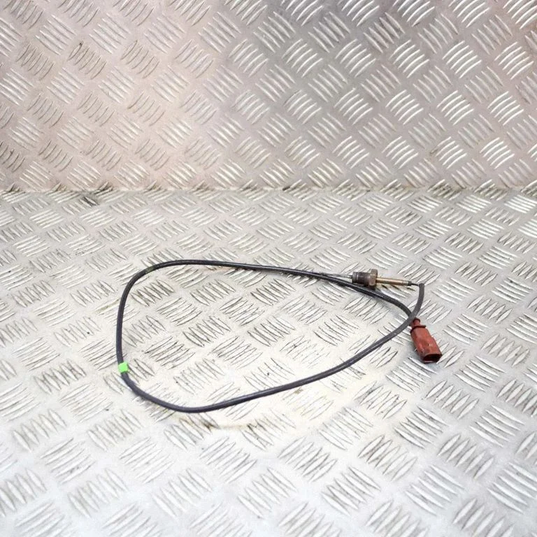 Oil temperature sensor 04L906088DB