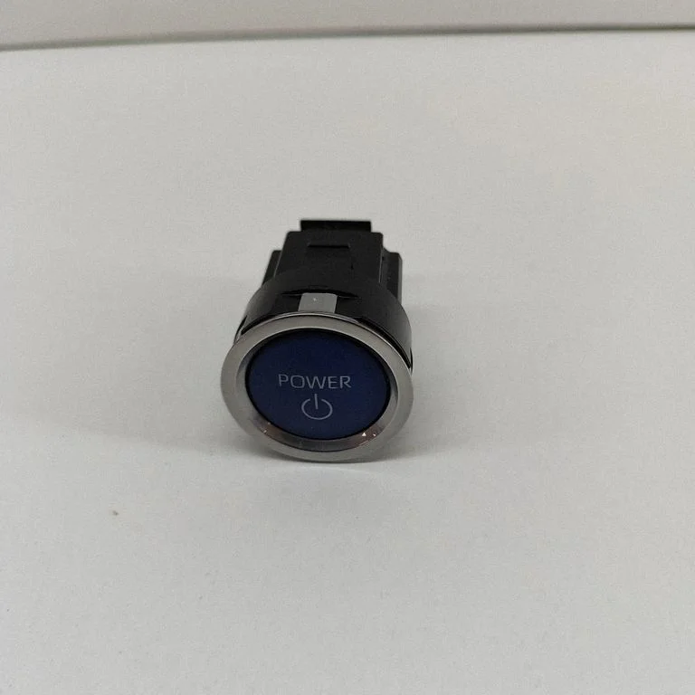 Motora iedarbināšanas poga (slēdzis) 8961102190