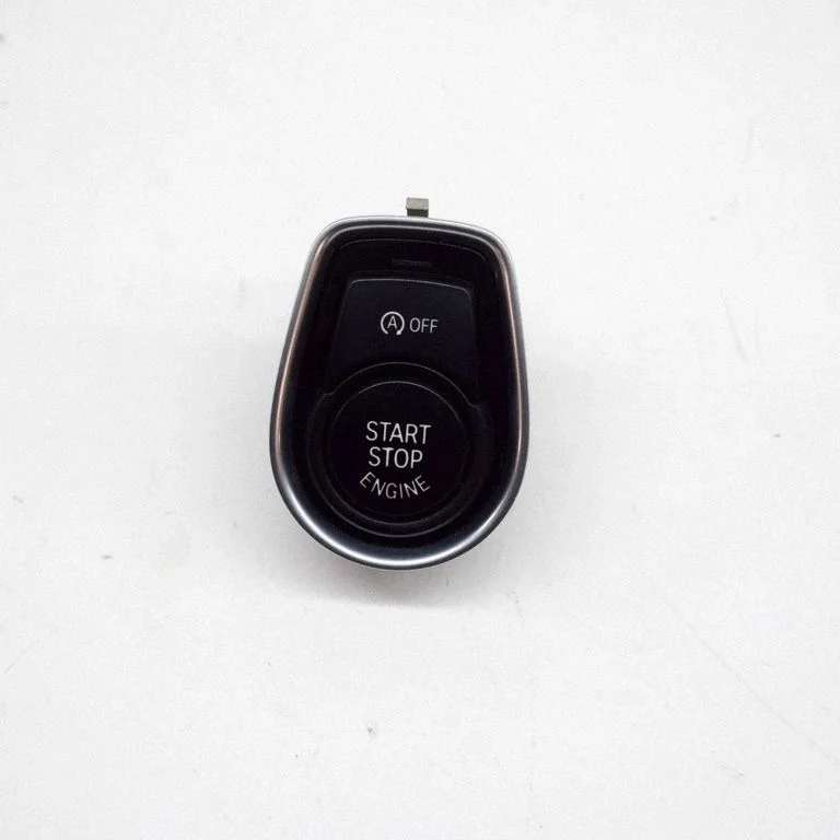 Przycisk start/stop silnika – BMW Seria 3 F30 F35 F31 (2012-2018)