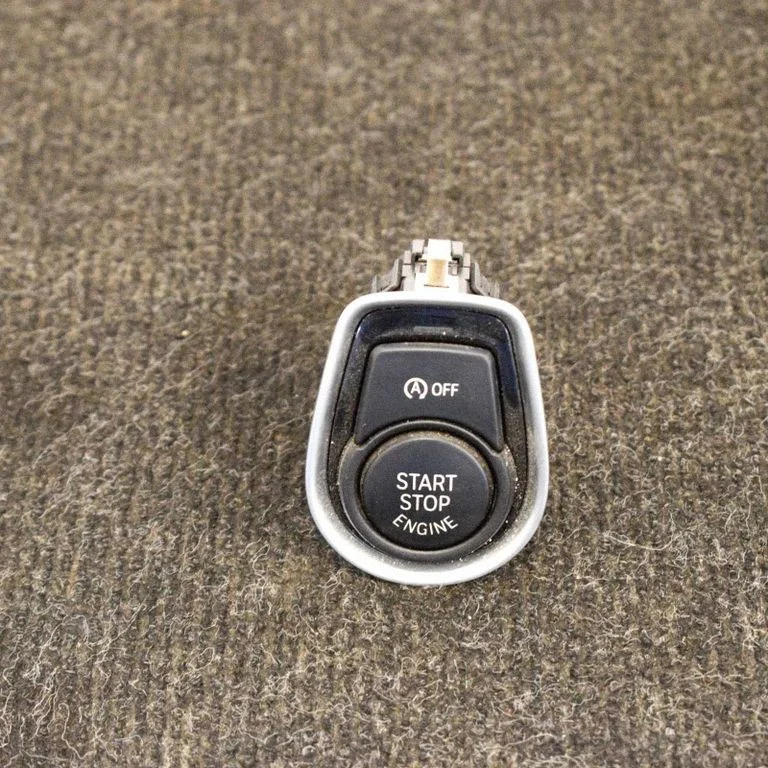 Automobilio užvedimo jungtukas