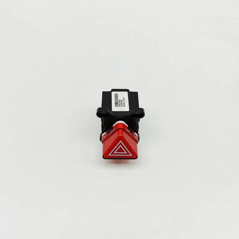 Avārijas gaismu slēdzis 93790AT000