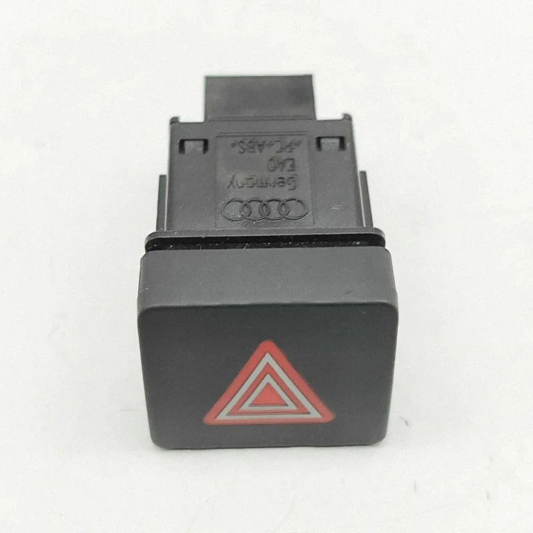Avārijas gaismu slēdzis 8W0941509A