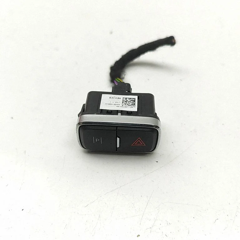 Avārijas gaismu slēdzis LJ8T13D734AA