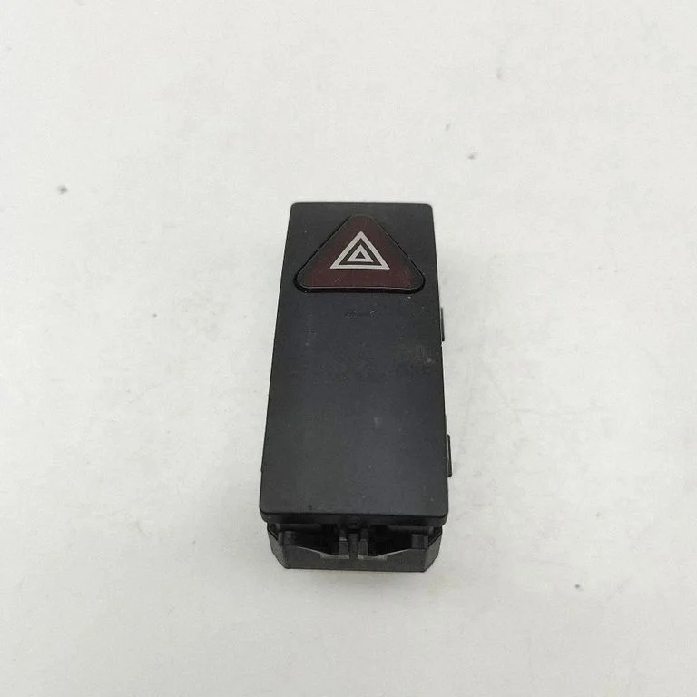 Avārijas gaismu slēdzis A2129052600
