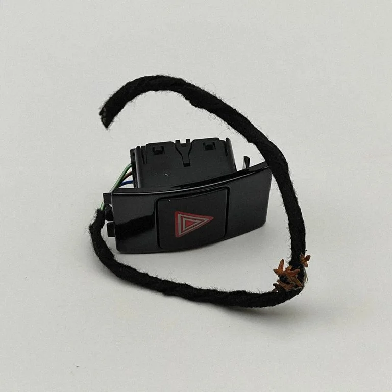 Avārijas gaismu slēdzis 4G0941509