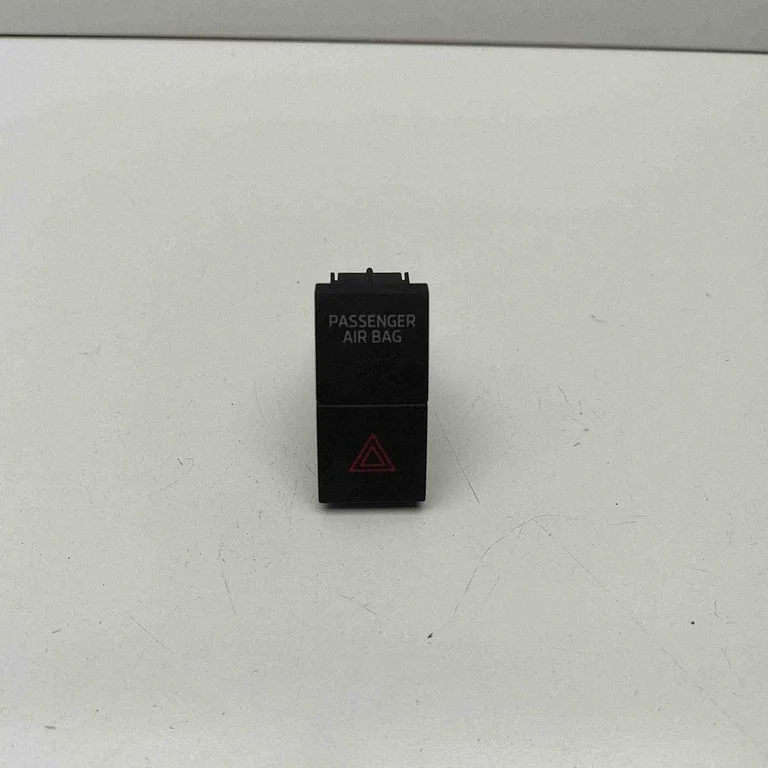 Avārijas gaismu slēdzis 034984191