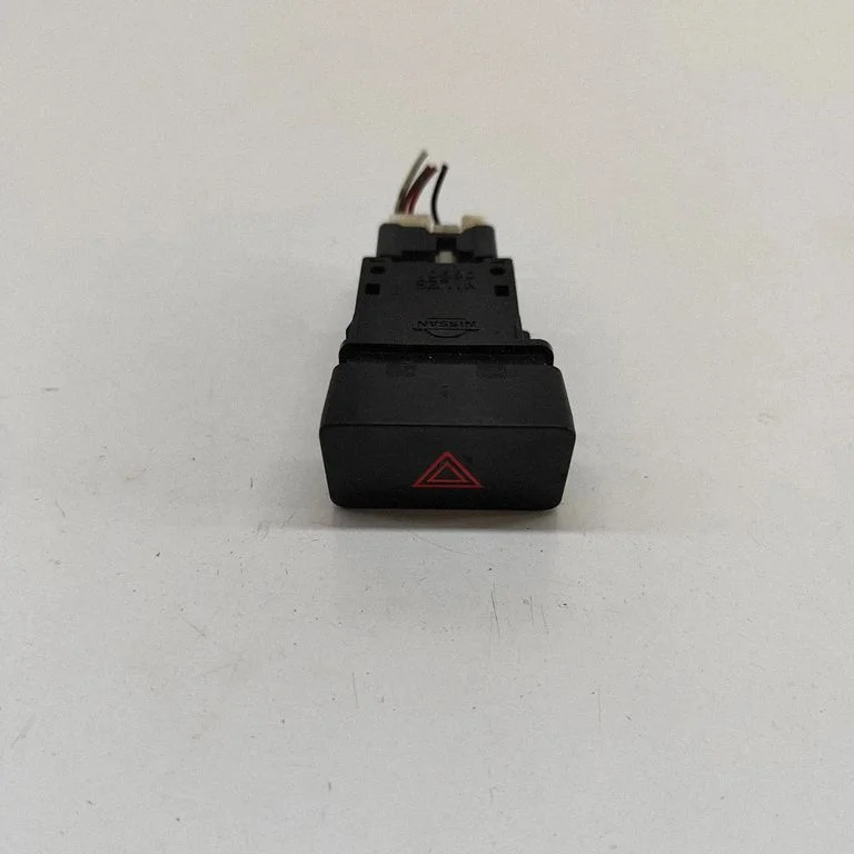 Avārijas gaismu slēdzis 252907S210