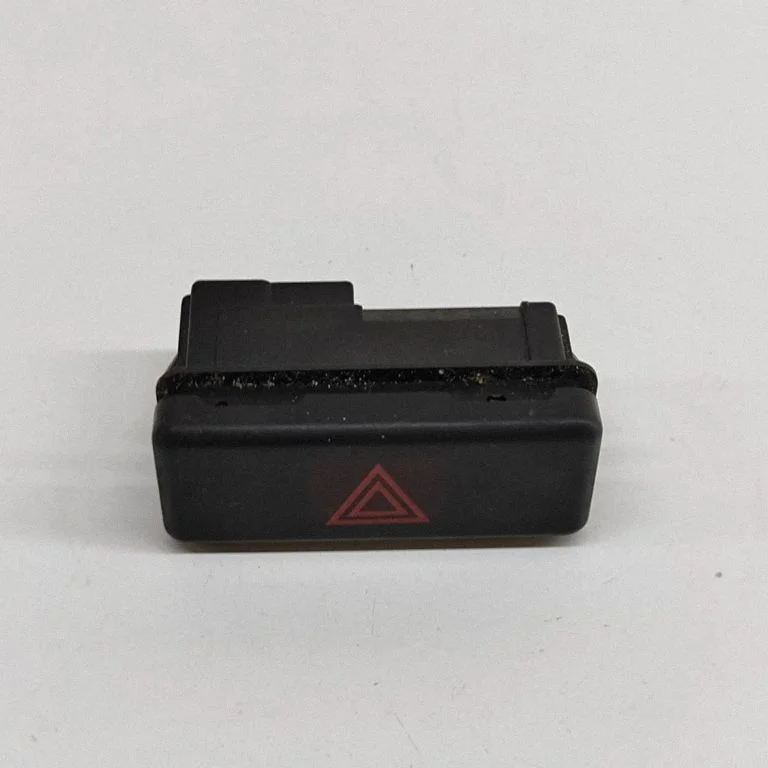 Avārijas gaismu slēdzis 8350947