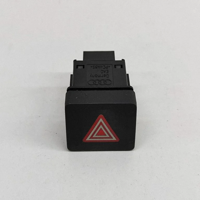 Avārijas gaismu slēdzis 8W0941509A