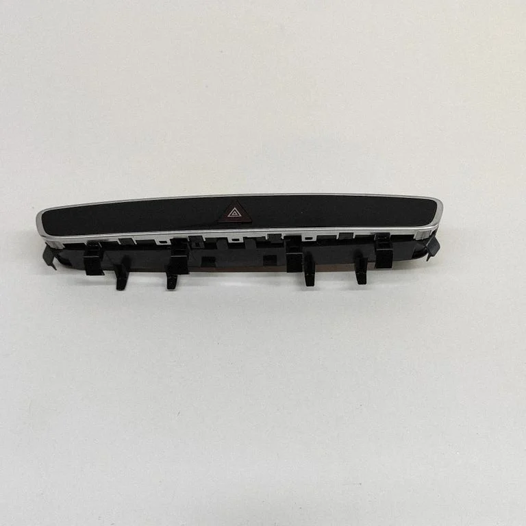 Avārijas gaismu slēdzis A2139054003