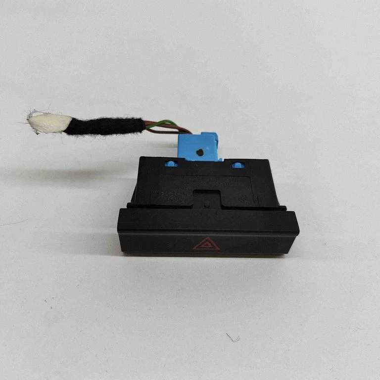 Hazard light switch – Volkswagen T-Roc (2017-2025)