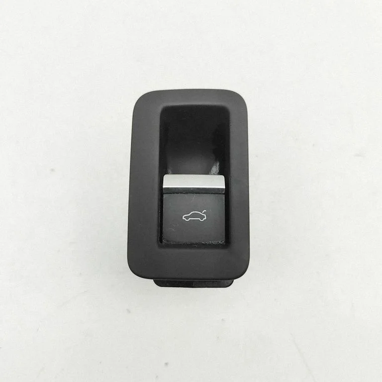 Bagāžnieka vāka aizvēršanas slēdzis 4M0959831A