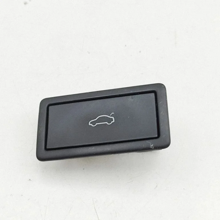 Bagāžnieka vāka aizvēršanas slēdzis 3G0959831B