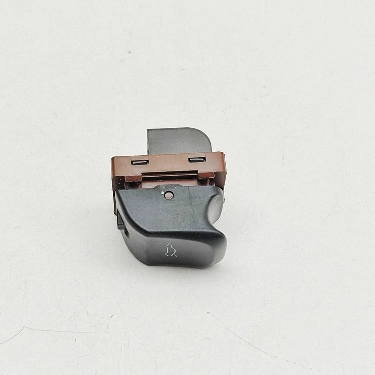 Tailgate/boot open switch button – Audi RS5 (2010-2015)