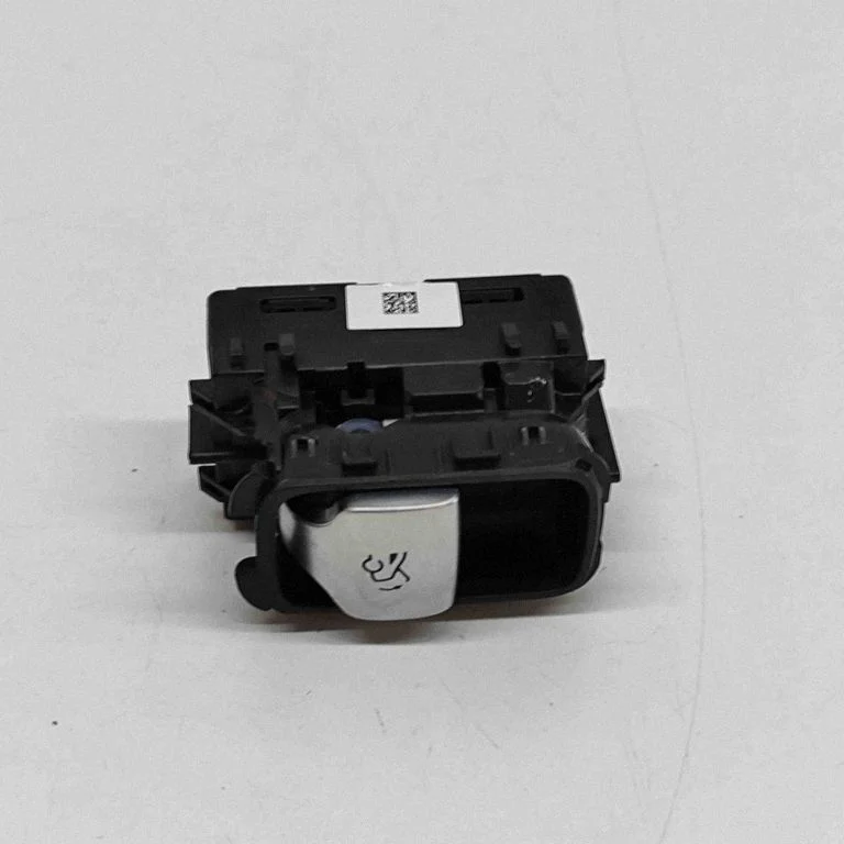 Tailgate/boot open switch button – Mercedes-Benz C-Class W206 (2021-)