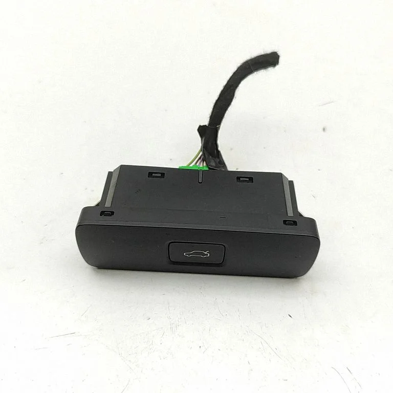 Tailgate/boot open switch button – Volvo S90, V90 (2016-)