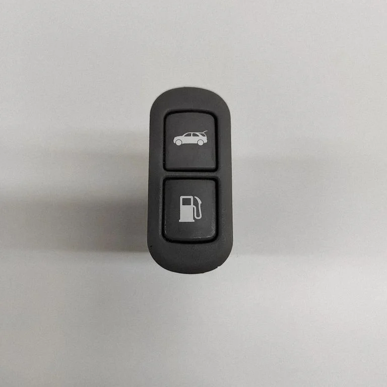 Tailgate/boot open switch button – KIA Sorento (2002-2009)