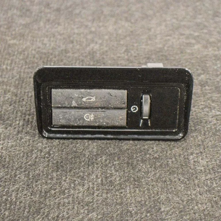 Tailgate/boot open switch button AW9311653AA – Jaguar F-Type (2013-)
