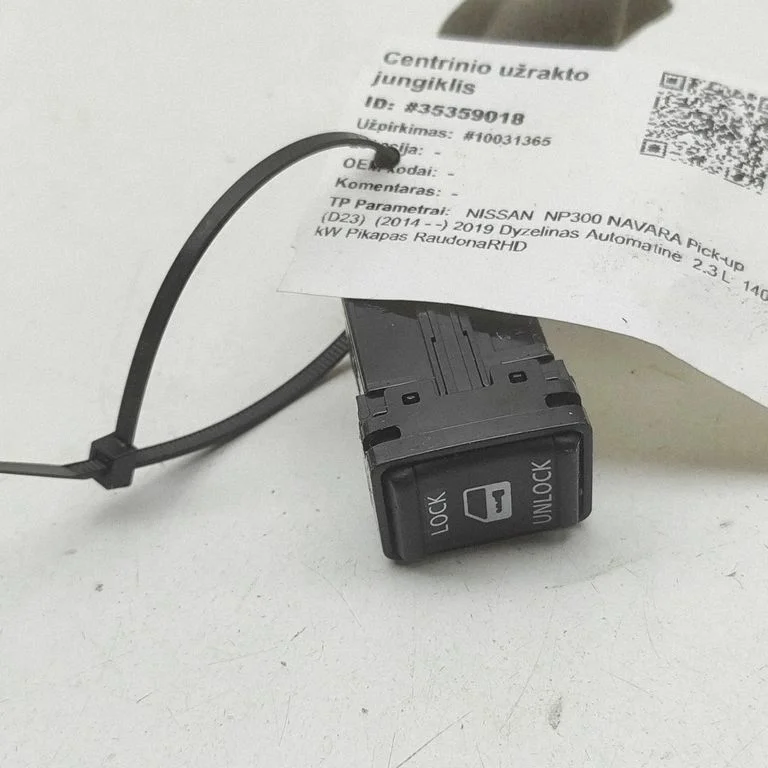 Przycisk centralnego zamka 252104KJ0A