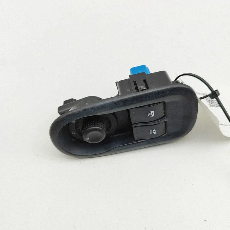Electric window control switch – Opel Movano B (2010-2022)