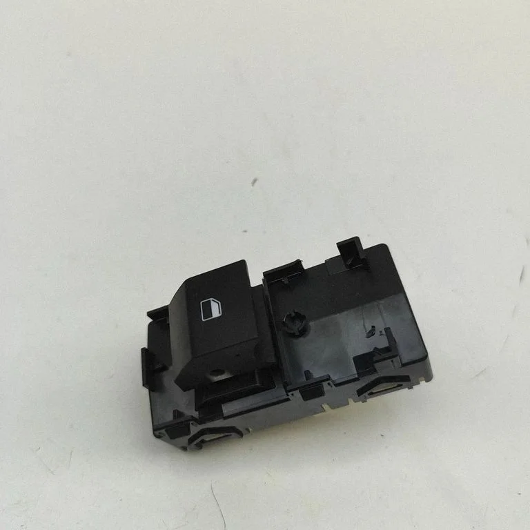 Elektrisko logu slēdzis 93581AT000