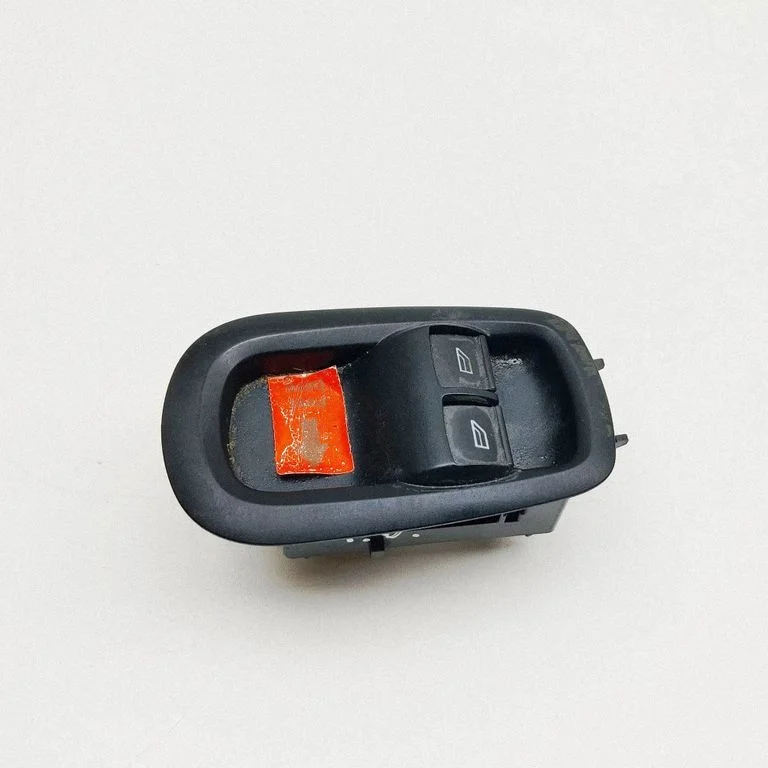 Elektrisko logu slēdzis GK2T14A132DB