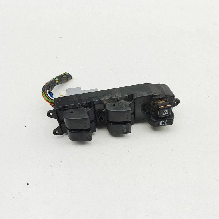 Elektrisko logu slēdzis 848200K061